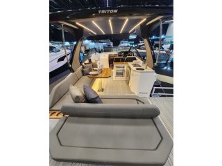 TRITON YACHTS - 34 FLYER