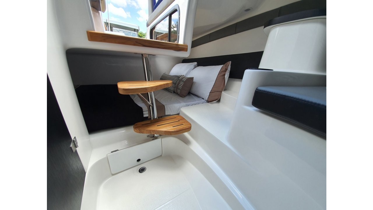 TRITON YACHTS - TRITON 300 SPORT