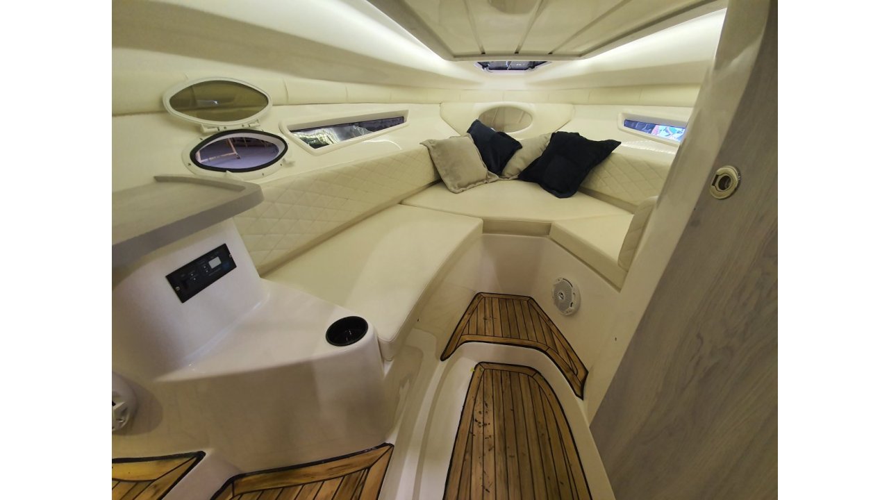 TRITON YACHTS - TRITON 300 SPORT