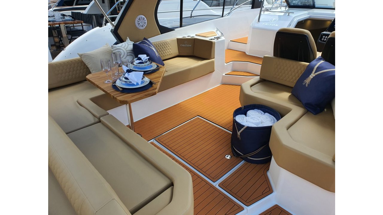 TRITON YACHTS - TRITON 38 HT FLYER