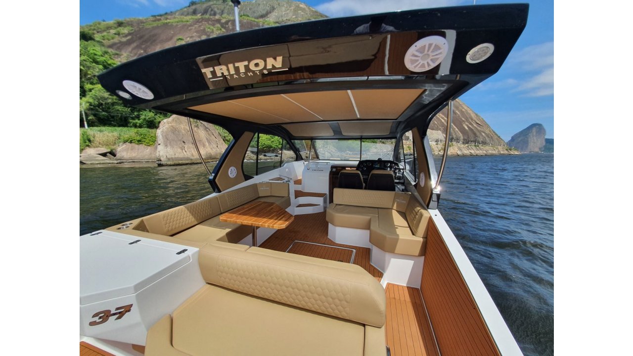 TRITON YACHTS - TRITON 38 HT FLYER