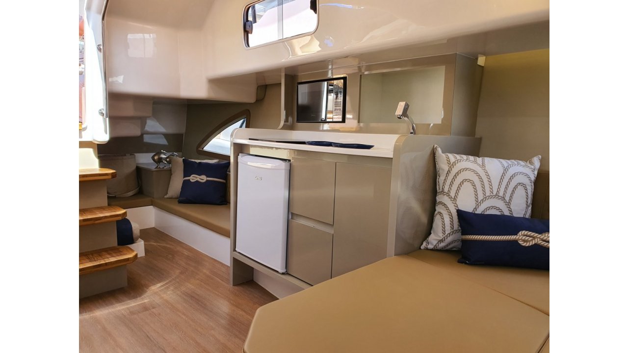 TRITON YACHTS - TRITON 38 HT FLYER