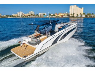 TRITON YACHTS - TRITON 38 T-TOP FLYER