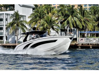 TRITON YACHTS - TRITON 38 T-TOP FLYER