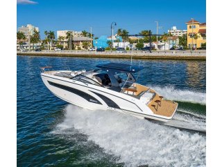 TRITON YACHTS - TRITON 38 T-TOP FLYER