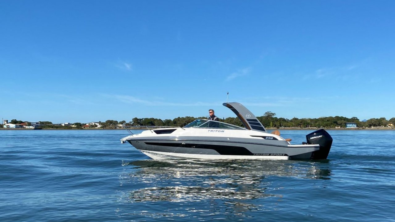 TRITON YACHTS - TRITON CAB 250